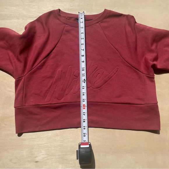 Red Nike Cropped Crewneck Hoodie Drop Shoulder Comfy Casual Baggy Dri-Fit Medium - Picture 5 of 7